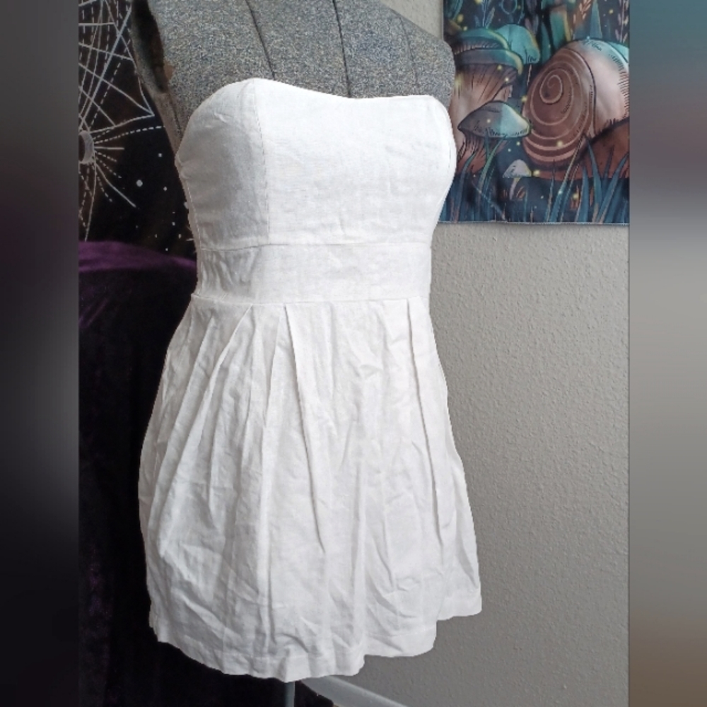 White Cotton Strapless Dress